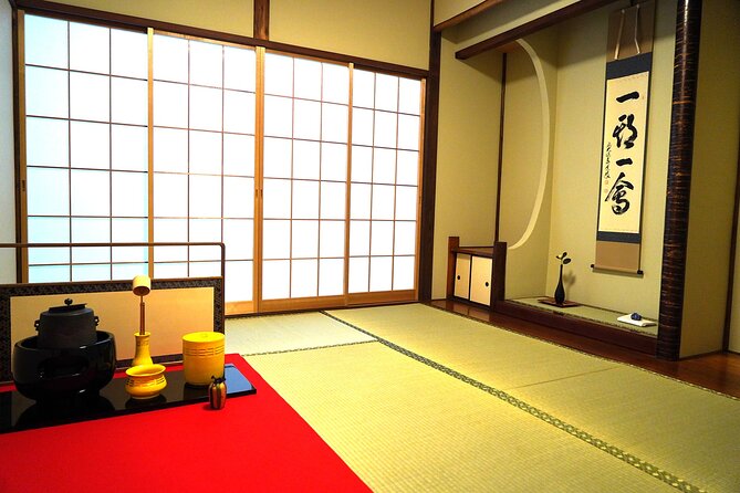 Tea Ceremony Workshop in Tokyo by the Experienced Instrucor - Making your own usucha