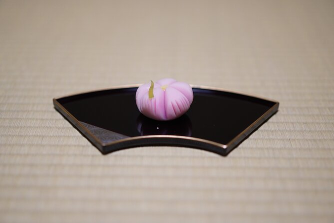 Tea Ceremony Workshop in Tokyo by the Experienced Instrucor - What to wear and how to sit