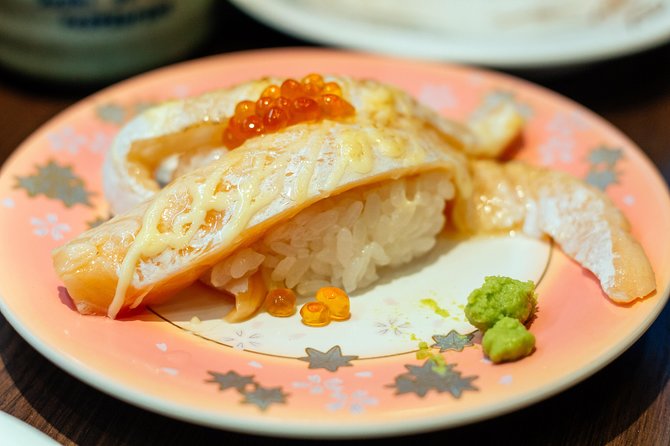 The 10 Tastings of Tokyo With Locals: Private Street Food Tour - What the private guide adds