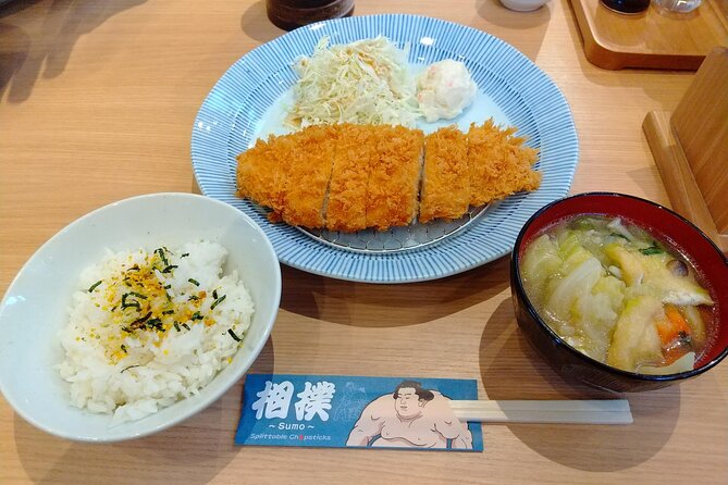 the SUMO show - Meeting Sumo Wrestlers at Yokozuna Tonkatsu