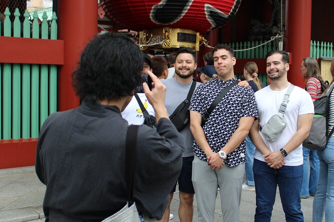 Tokyo: Asakusa Walking Tour with Japanese Comedian - Hozomon and the main hall of Senso-ji