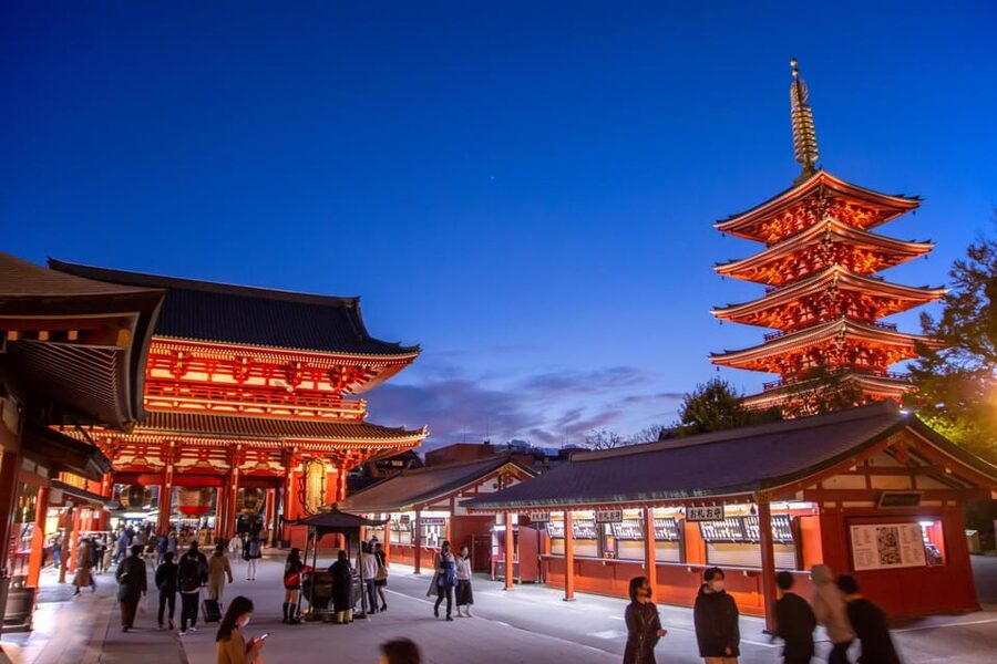 Tokyo: Asakusa Walking Tour with Sensoji Temple Visit - What the guides add