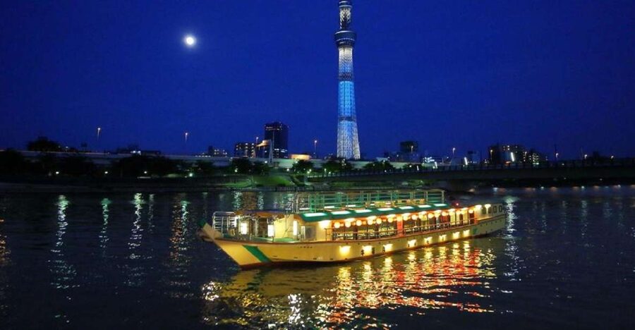 Tokyo Bay: Traditional Japanese Yakatabune Dinner Cruise - Settling Into the Air-Conditioned Dining Room