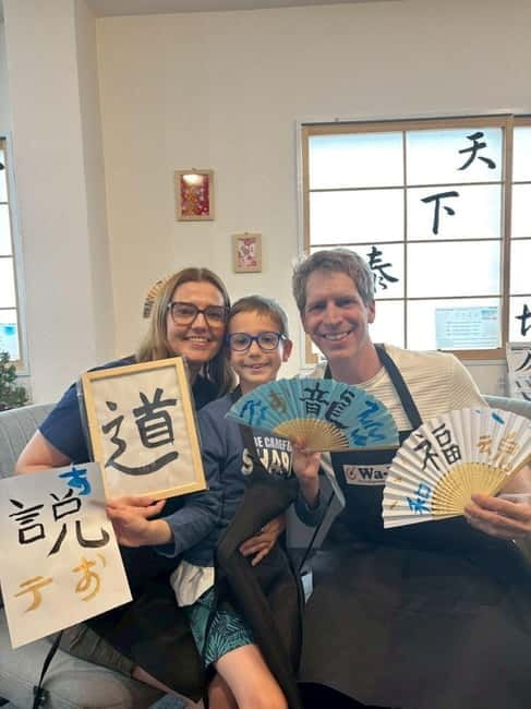 Tokyo:Calligraphy &Make your original folding fan in Asakusa - Choosing a word, name, or design
