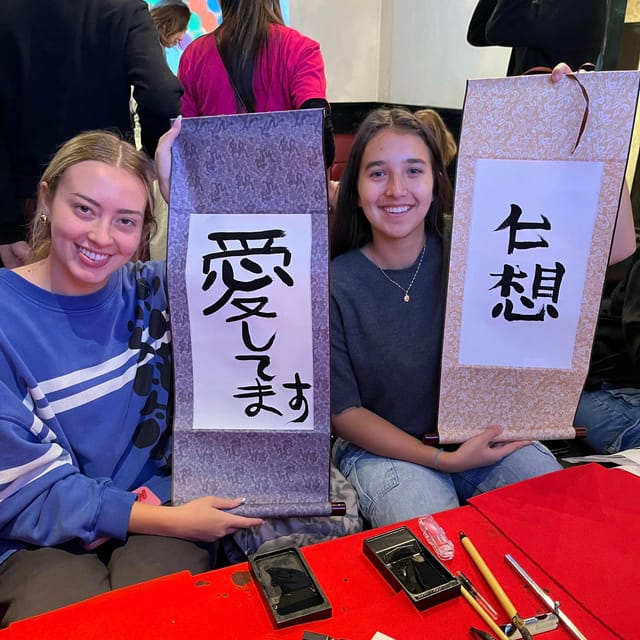 Tokyo: Calligraphy on Kanji Fan & Scroll with Drink - What the instructors do well