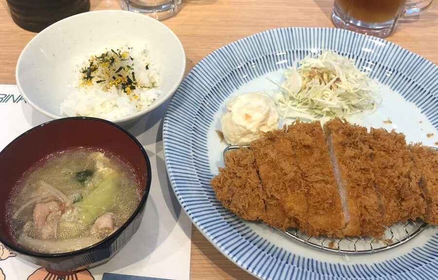 Tokyo: Challenge Sumo Wrestlers and Enjoy Meal - Trying sumo yourself in a costume
