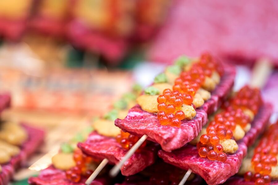 Tokyo: Classic Tsukiji Food Tour - Sashimi, oysters, and fresh wasabi