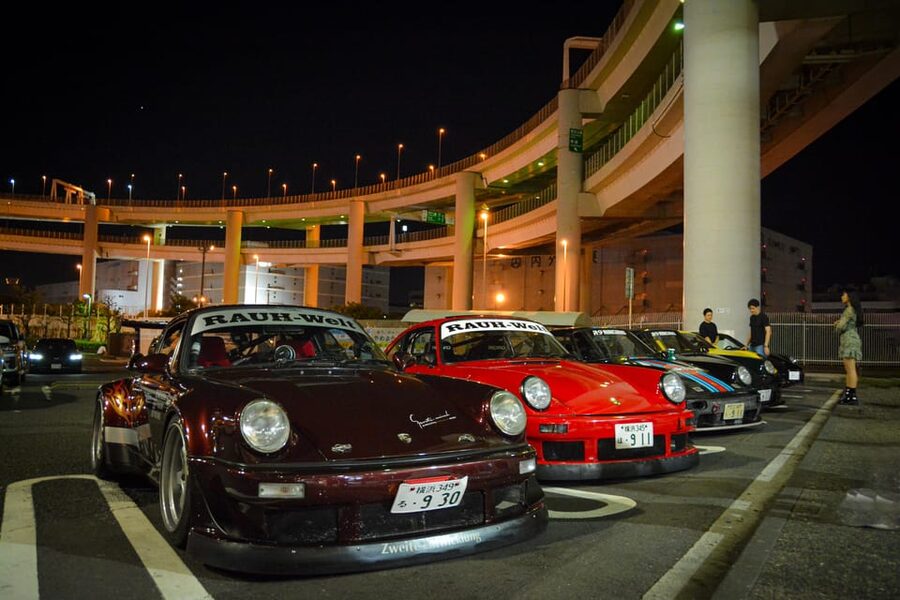 Tokyo: Daikoku JDM Car Meet Tour + LibertyWalk & Autobacs! - SuperAutobacs offers the parts-and-accessories view