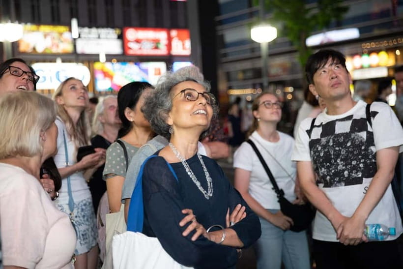 Tokyo: Dark Side of Tokyo Shinjuku Red Light Walking Tour - What the guide adds to the experience