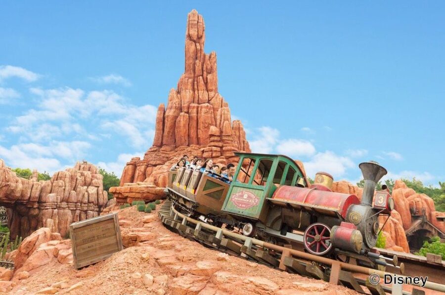 Tokyo Disneyland 1-Day Passport - How to handle queues without wasting the day