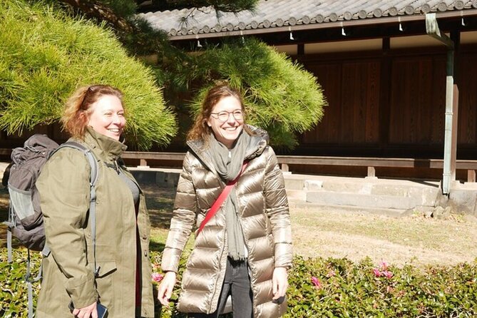 Tokyo: Edo Castle & East Garden of the Imperial Palace Tour - Inside the East Gardens: castle remains and quiet paths