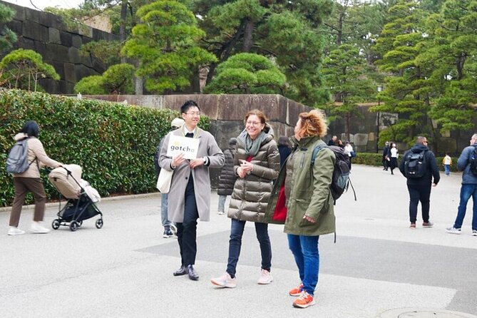Tokyo: Edo Castle & East Garden of the Imperial Palace Tour - History becomes easier with a guide