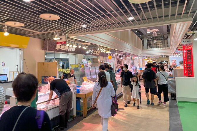 Tokyo Food Tour Taste Fresh Delights at Tsukiji Market - Seeing the market beyond the plate