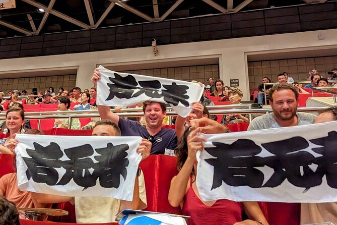 Tokyo: Grand Sumo May Tournament - What the earphones add to the match