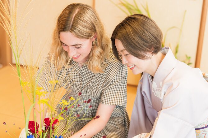 Tokyo Ikebana Wellness Art Experience near Shinjuku - The Japanese-style room and the feel of the class