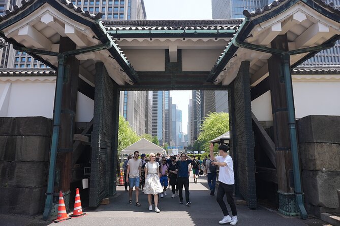 Tokyo: Imperial Palace and Shogun Historical Walking Tour - Timing, walking, and practical comfort