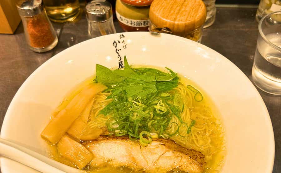 Tokyo: Locals´ Secret Food Tour // Eat like a Japanese - Final Stop: Chicken Soba Ramen