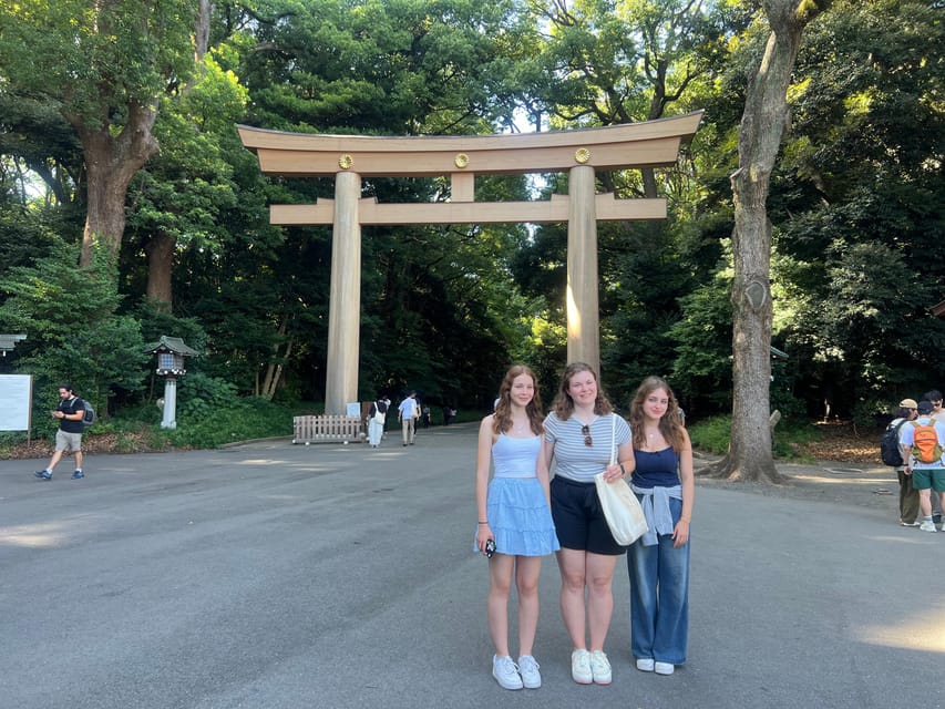 Tokyo: Meiji Jingu Shrine and Shinto Culture Walking Tour - Guides who make the walk personal