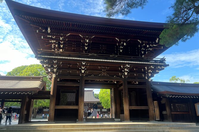 Tokyo: Meiji Shrine and Shinto Culture Walking Tour - The forest walk through central Tokyo