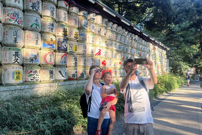 Tokyo: Meiji Shrine and Shinto Culture Walking Tour - What the guides add to the experience