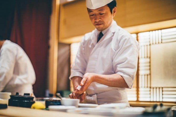 Tokyo Morning Tour : Meiji Shrine, Asakusa and Fish Market - Timing, transport, and group size