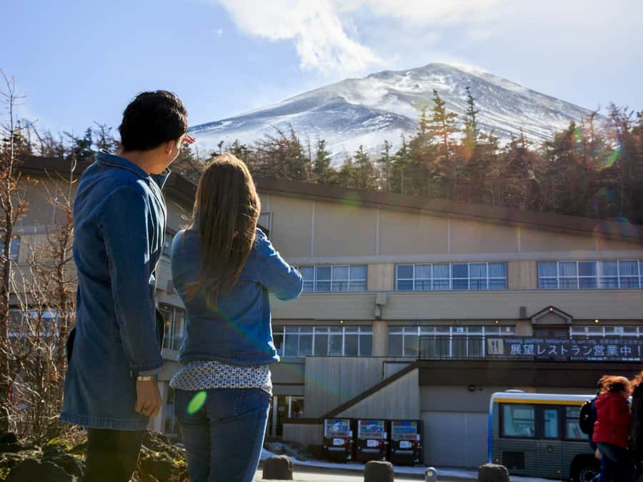 Tokyo: Mt. Fuji 5th Station, Kawaguchiko Tour w/ Cable Car - Finding the Toranomon Hills Bus Terminal