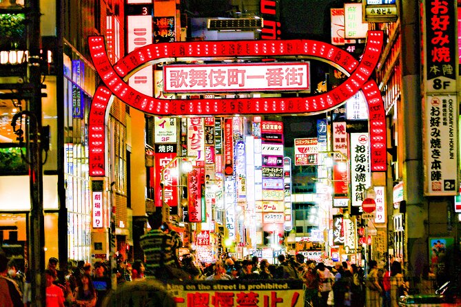 Tokyo Night Foodie Tour in Shinjuku - Seasonal Sushi, Wagyu Beef - What the guides add to the evening