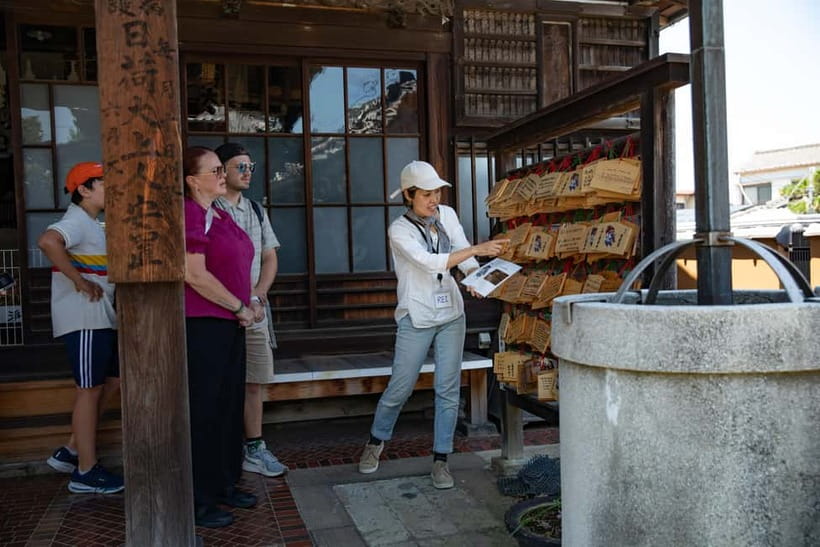 Tokyo: Old Quarter Yanaka Walking Tour - Yoshidaya Liquor Shop and neighborhood details