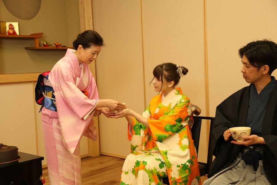 Tokyo: Practicing Zen with a Japanese Tea Ceremony - Tasting matcha and the paired sweet