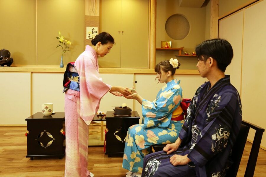 Tokyo: Practicing Zen with a Japanese Tea Ceremony - Your turn to conduct the ceremony