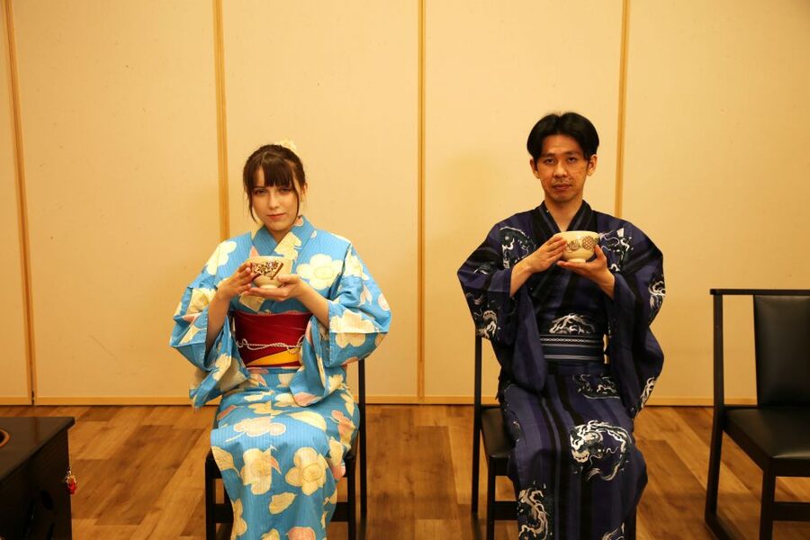 Tokyo: Practicing Zen with a Japanese Tea Ceremony - Seating, access, and the room