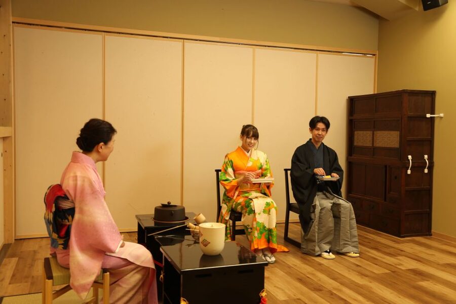 Tokyo: Practicing Zen with a Japanese Tea Ceremony - Watching the first ceremony