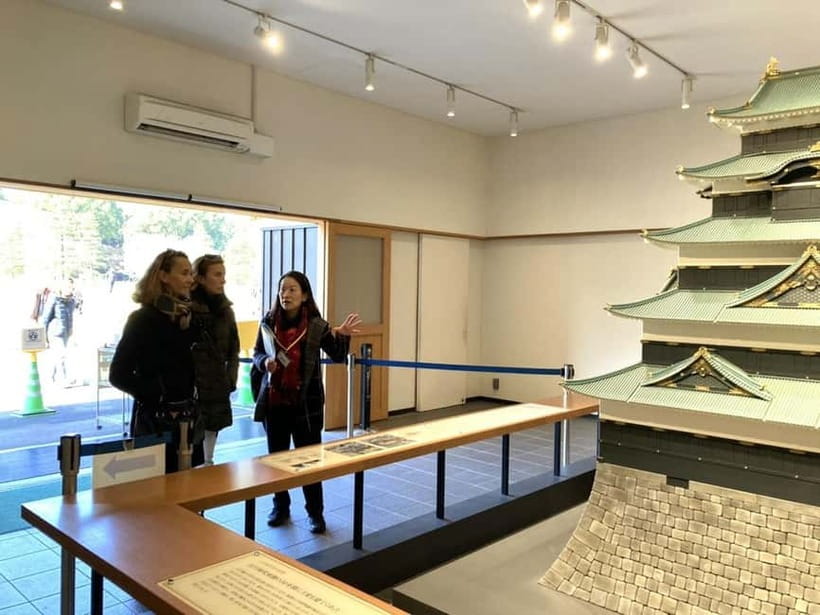 Tokyo: Pvt. Tour - Edo Castle & Imperial Palace East Gardens - Key points to know before you book