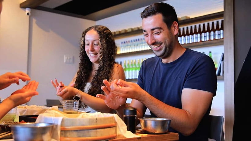 Tokyo: Roll and Authentic Sushi Making Class in Asakusa - Why this Asakusa sushi class works so well