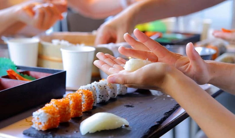 Tokyo: Roll and Authentic Sushi Making Class in Asakusa - Dietary needs require advance planning