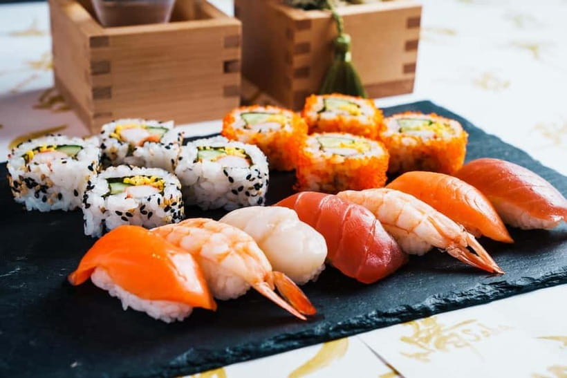 Tokyo: Roll and Authentic Sushi Making Class in Asakusa - Meeting near Sensoji Temple