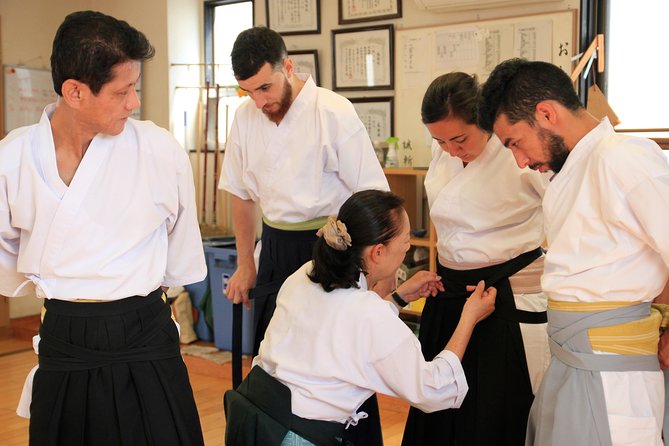 Tokyo:Samurai sword and archery class from a samurai descendant - The Toyama-ryu demonstration
