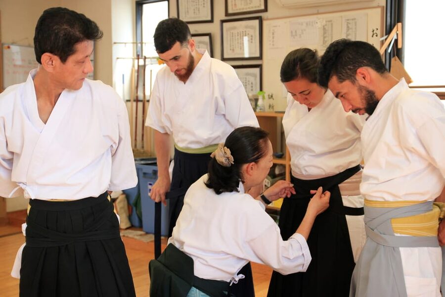 Tokyo: Samurai Sword & Archery Class from Samurai Descendant - Entering the Machida dojo