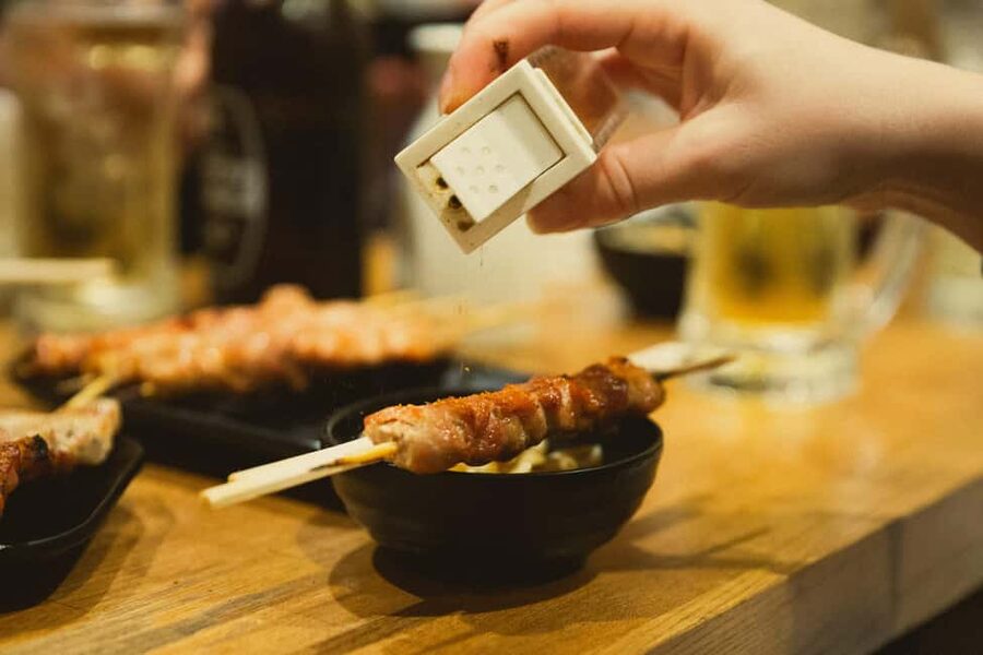 Tokyo: Shinjuku Izakaya and Golden Gai Bar Hopping Tour (2h) - Why Shinjuku is the right place for a night walk