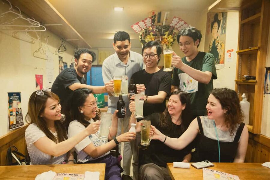 Tokyo: Shinjuku Izakaya and Golden Gai Bar Hopping Tour (2h) - Omoide Yokocho: yakitori in Memory Lane