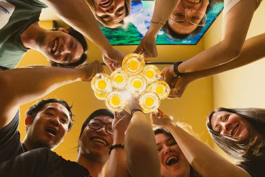 Tokyo: Shinjuku Izakaya and Golden Gai Bar Hopping Tour (2h) - Food restrictions, pace, and practical limits