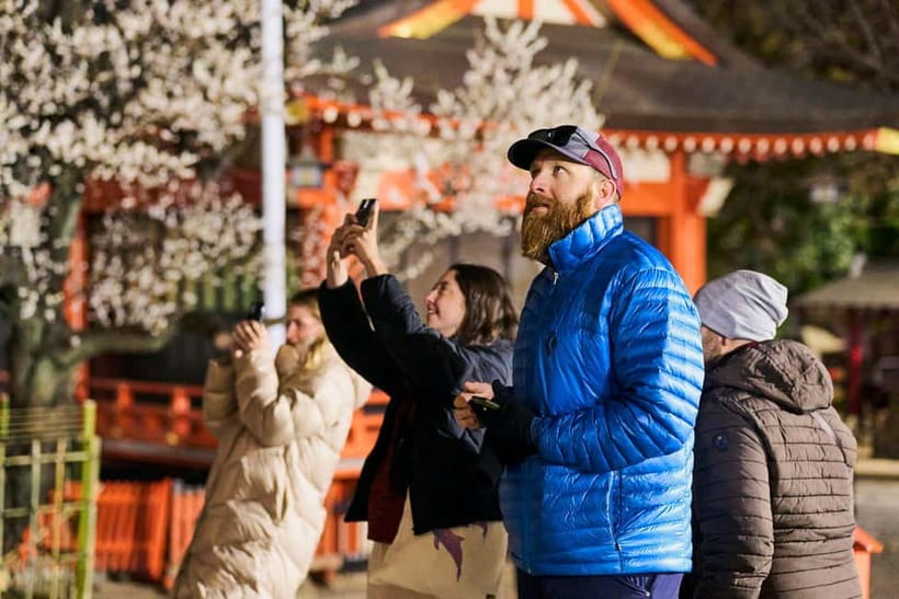 Tokyo: Shinjuku Nightlife & Secret Backstreets Walking Tour - Who should take this Shinjuku walk?