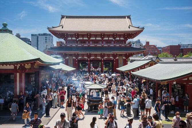 Tokyo Small Group Tour with Guide - Starting at Kokyo Gaien and the Imperial Palace