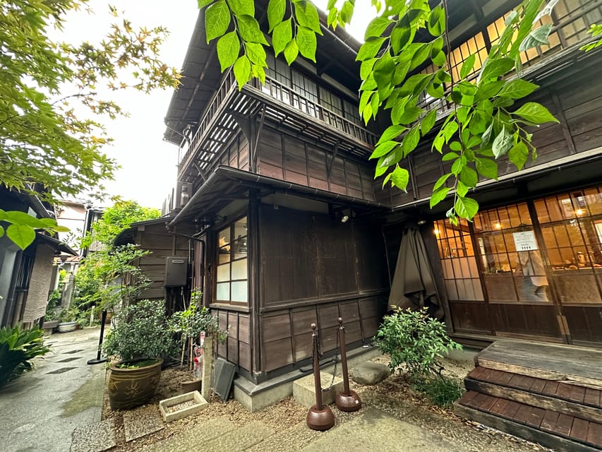 Tokyo:Stroll in Old traditional culture towns~Yanaka & Nezu - What changes in spring and summer
