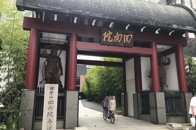 Tokyo Sumo Culture Tour with Chanko-Nabe Lunch in Ryogoku - Kasuganobeya and the practical side of wrestler life