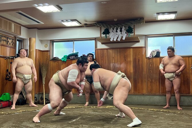Tokyo Sumo Morning Training/ Sumo Practice with Wrestlers - Entering the stable and settling in