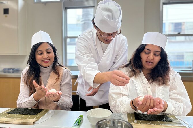 Tokyo Sushi Making Class in Tsukiji with Professional Chef - Making five nigiri and one rolled sushi