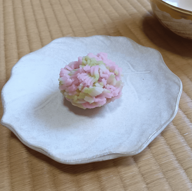 Tokyo: Tea Ceremony Experience in a small tea room - Making matcha with your own hands