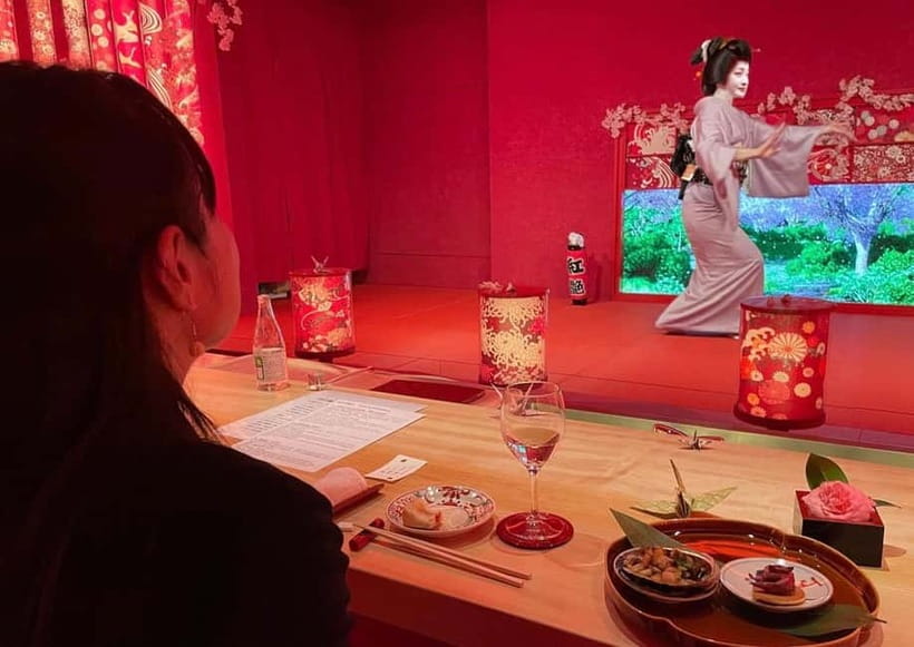 Tokyo: Traditional Geisha Experience Show & Japanese Dinner - Photos with the geisha at the end