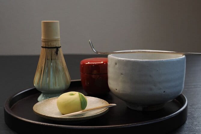 Tokyo Traditional Tea Ceremony with a Japanese Tea Master - Wakocha and cake set the tone